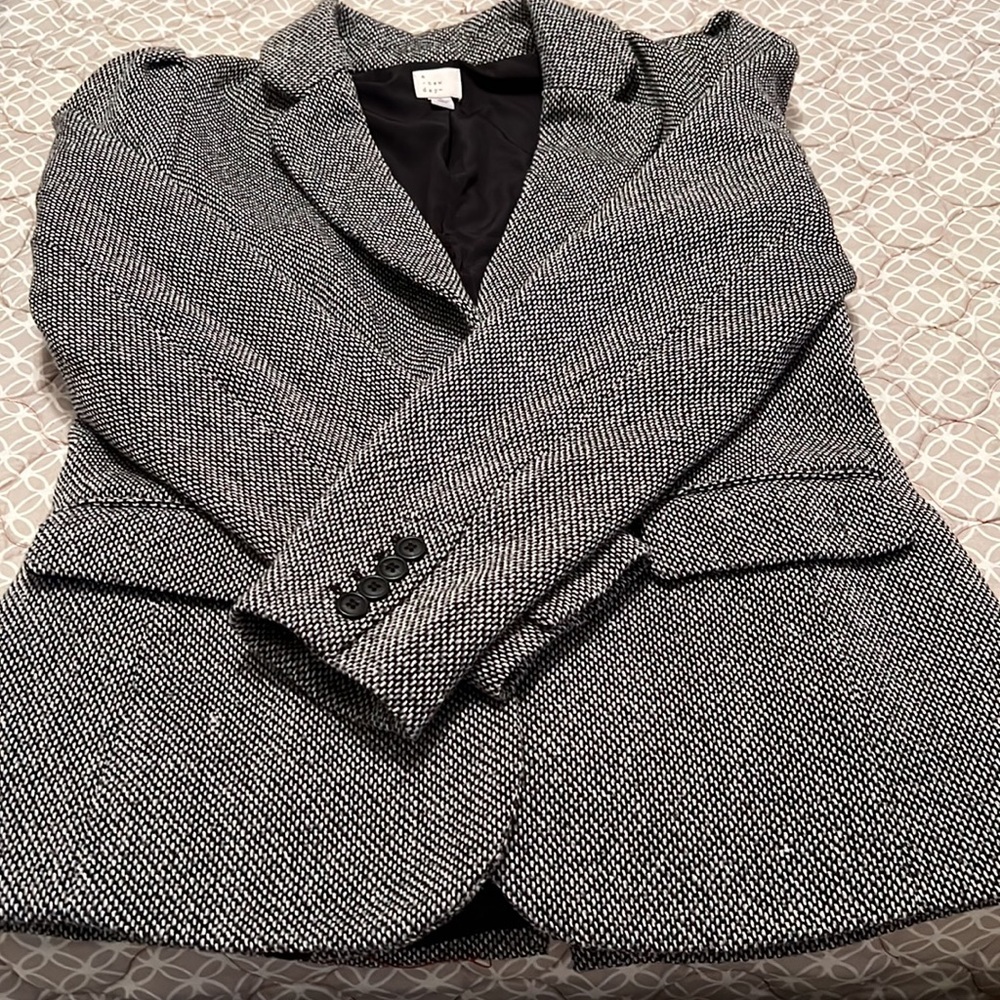 GORGEOUS WOMEN BLAZER - Picture 3 of 7